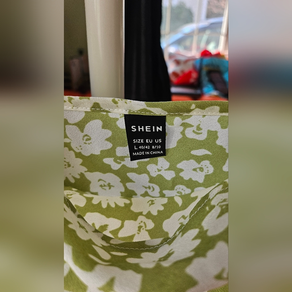 Shein - Picture 3 of 4